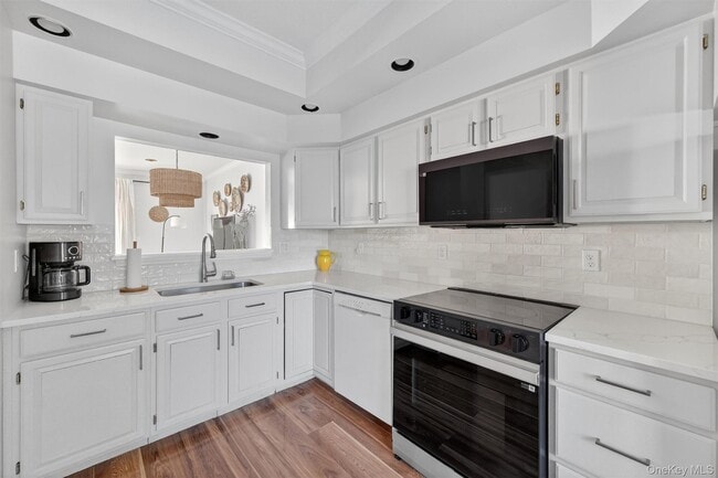 Building Photo - 90 Roundtree Ct