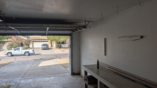 Building Photo - 45 W Gold Dust Way