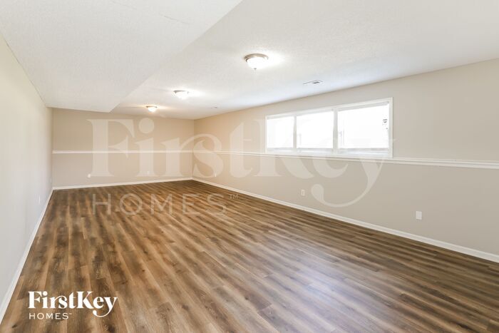 Building Photo - 2300 SW Stone Bridge Ct