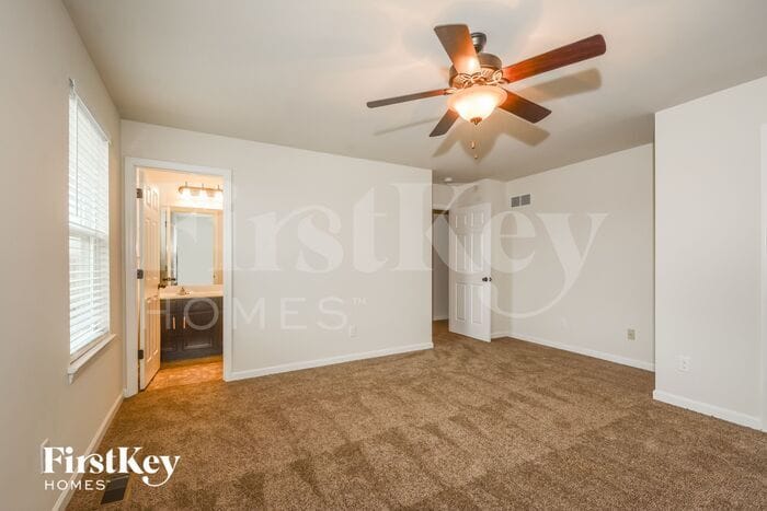 Building Photo - 104 Shire Dr