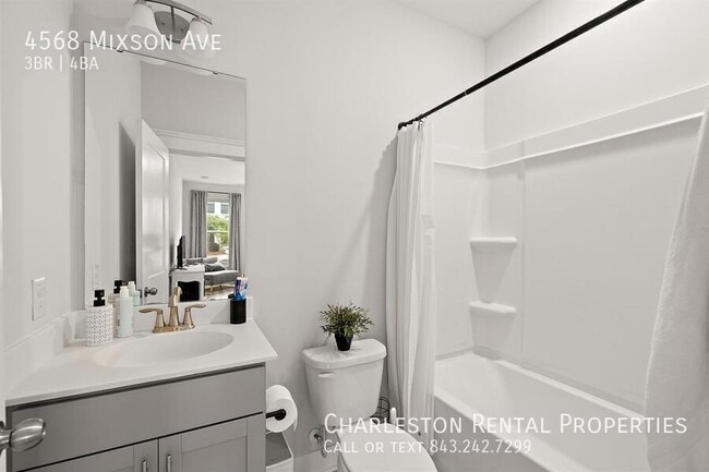 Building Photo - 4568 Mixson Ave