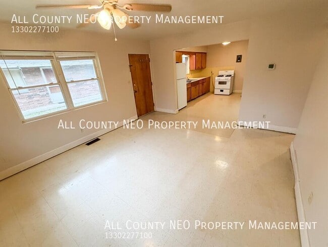 Building Photo - 429 Sullivan Ave