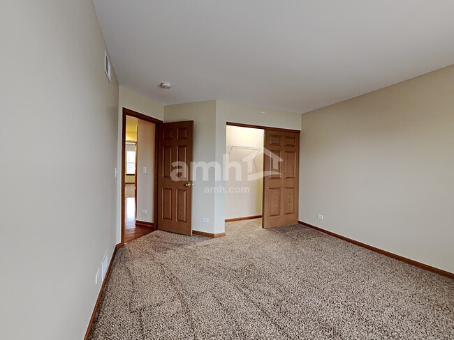 Building Photo - 255 Springwood Dr