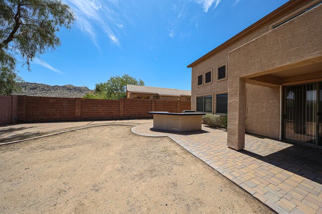 Building Photo - Welcome to this spacious 4 bedroom, 2.5 ba...