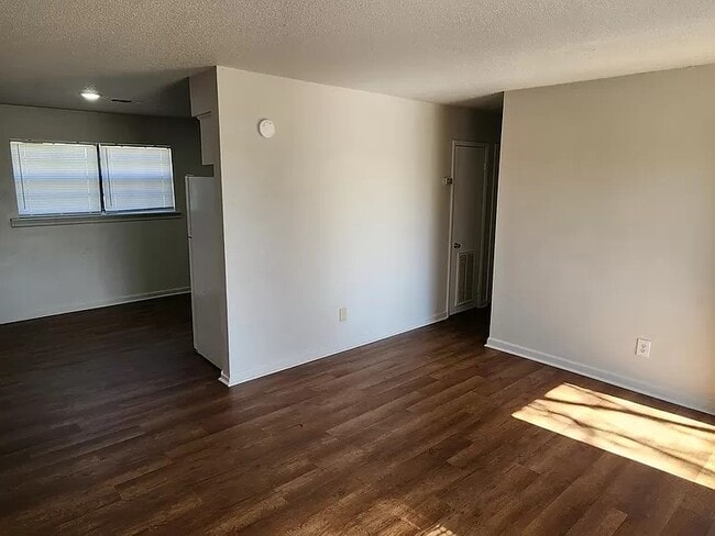 Building Photo - 247 Horton Dr