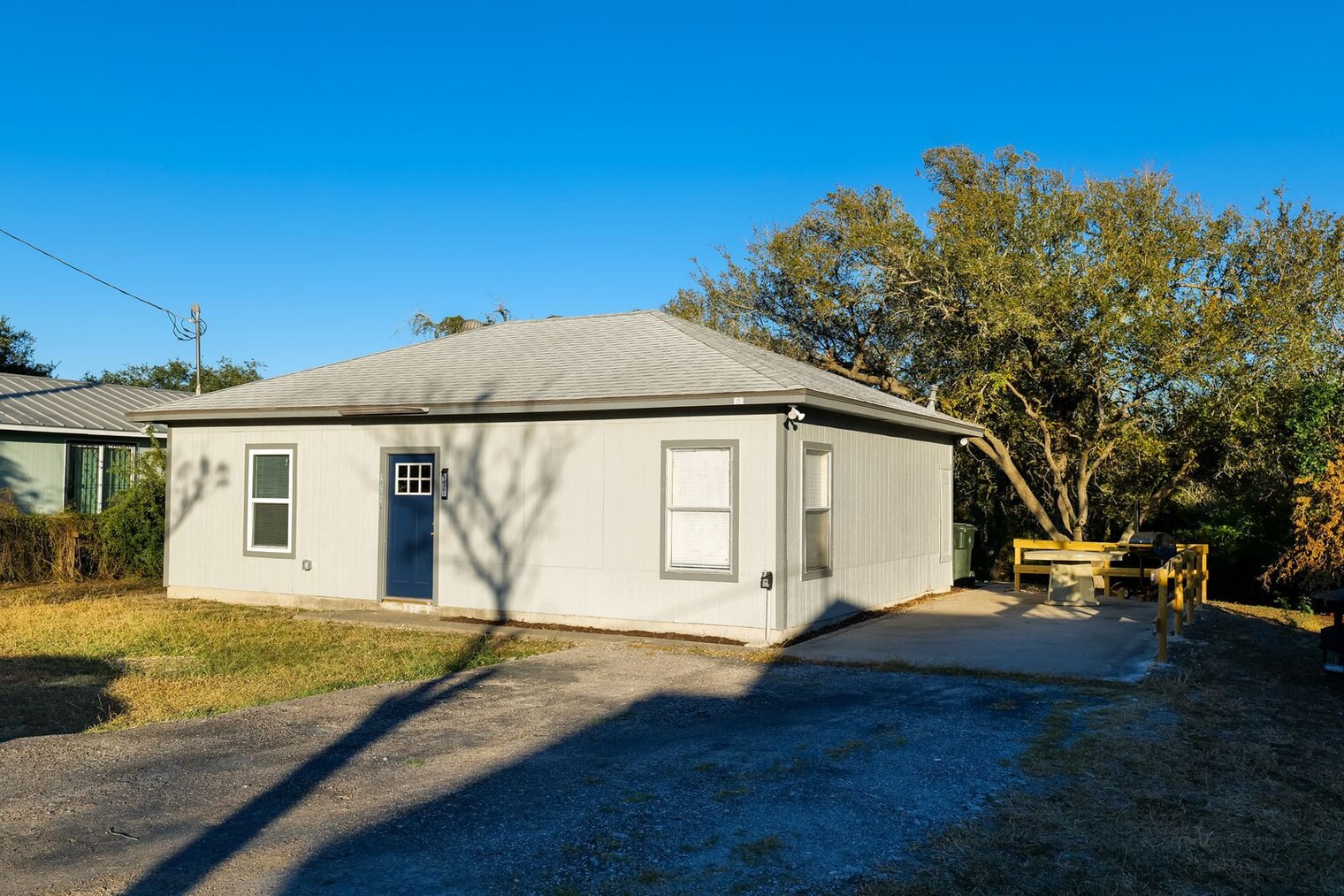 Building Photo - 10201 Shane Dr