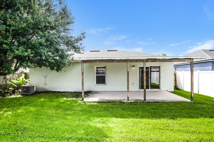 Building Photo - 16844 Cornerwood Dr