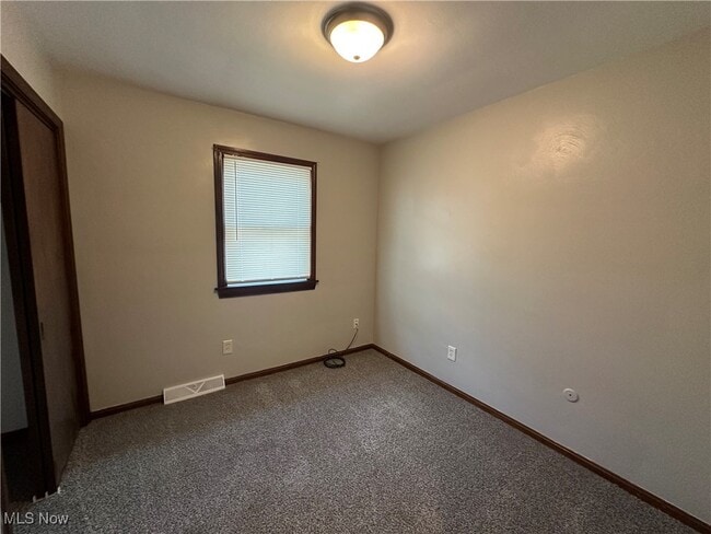 Building Photo - 48 N Navarre Ave
