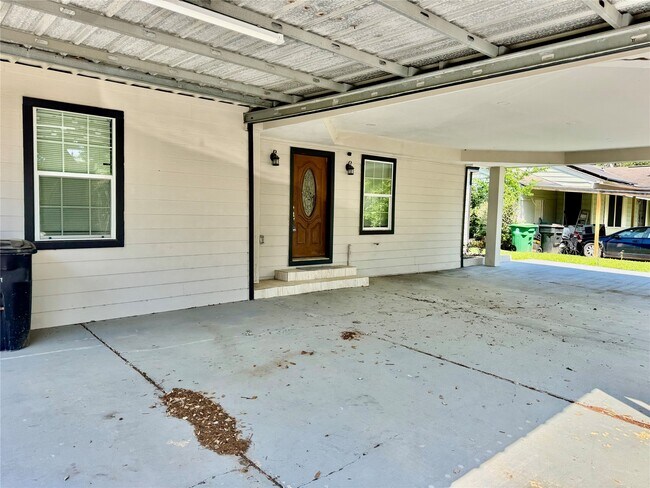 Building Photo - 4613 Dewberry St