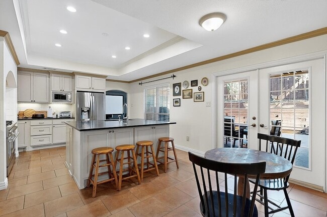 Building Photo - 2806 Sausalito Dr