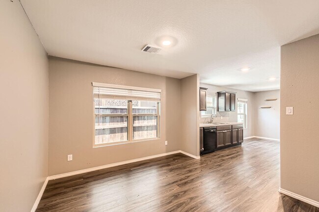 Building Photo - 1352 Winding Willow Dr