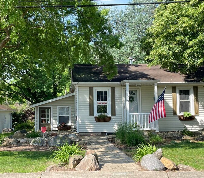 Primary Photo - 5201 North Montclair Avenue
