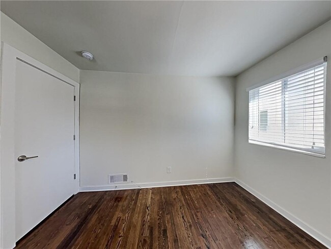 Building Photo - 880 N Highland Ave NE