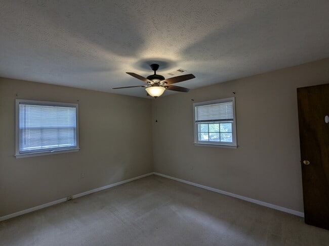 Building Photo - 813 McLemore Dr