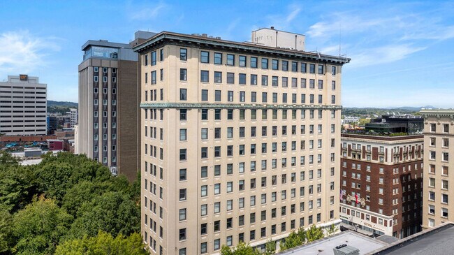 Building Photo - 531 S Gay St