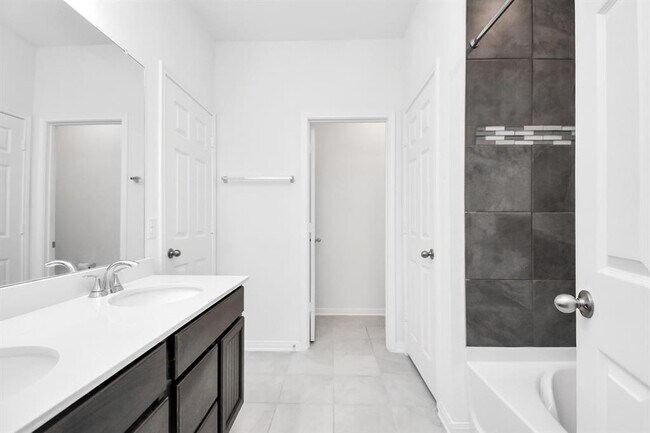Building Photo - 2030 Domeniko Dr