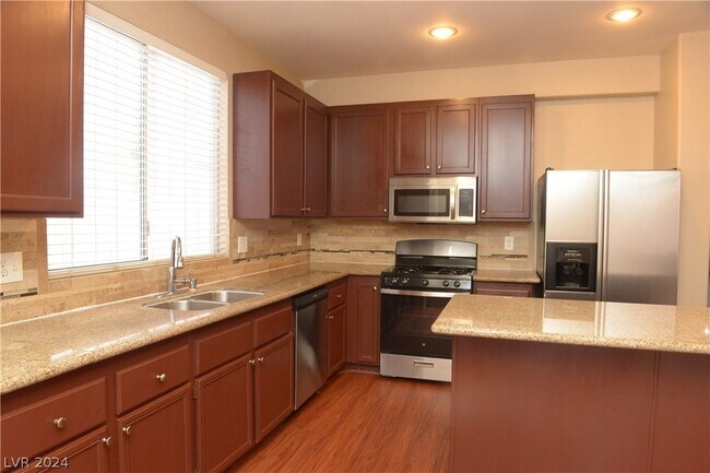 Building Photo - 6527 Tulip Garden Dr