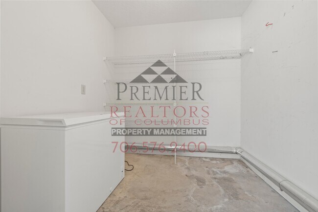 Building Photo - 4856 Spring Ridge Dr