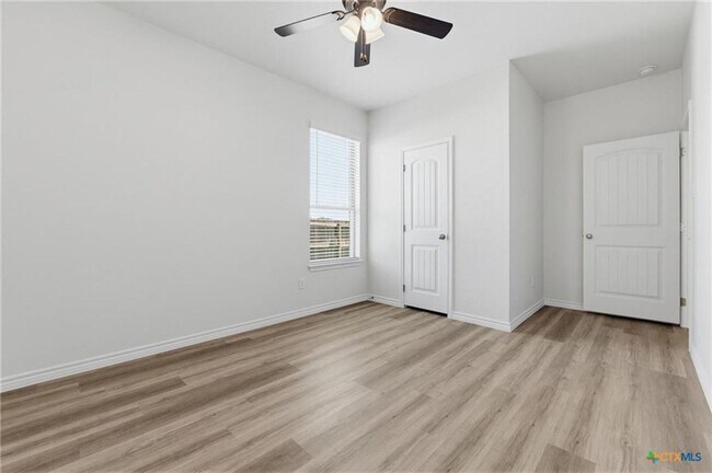 Building Photo - 504 Hadley Ln