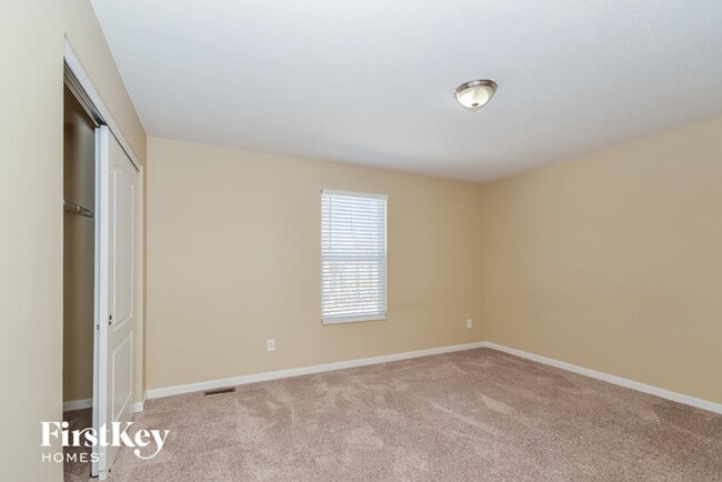 Building Photo - 17 Woodside Park Dr