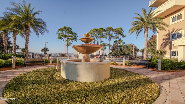 Building Photo - 2400 Grandiflora Blvd