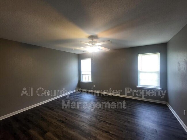 Building Photo - 624 Oakland Hills Dr