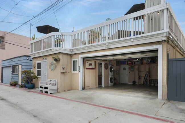 Building Photo - 824 Rockaway Ct