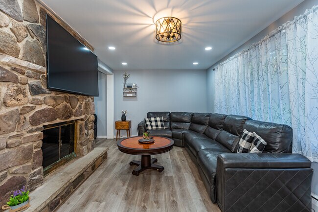 Building Photo - 173 Mountainview Rd