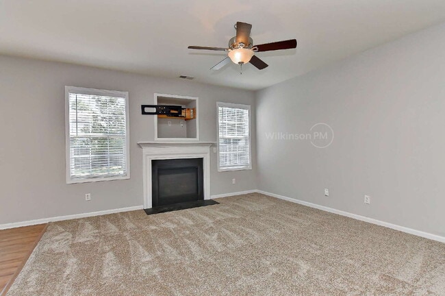 Building Photo - Beautiful 4-Bedroom Two Story Home with Fe...