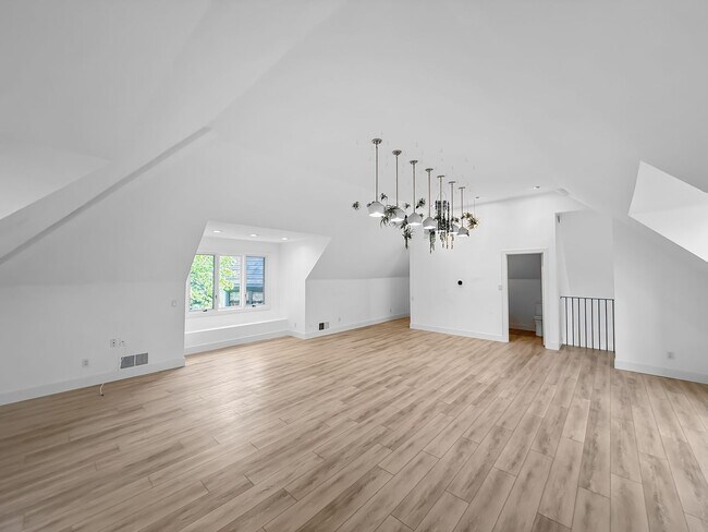 Building Photo - Stunning 4B/3BA House in Gated Community in Carlsbad!