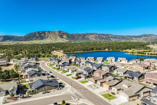 Building Photo - Upgraded Ranch Home in Lake of the Rockies...