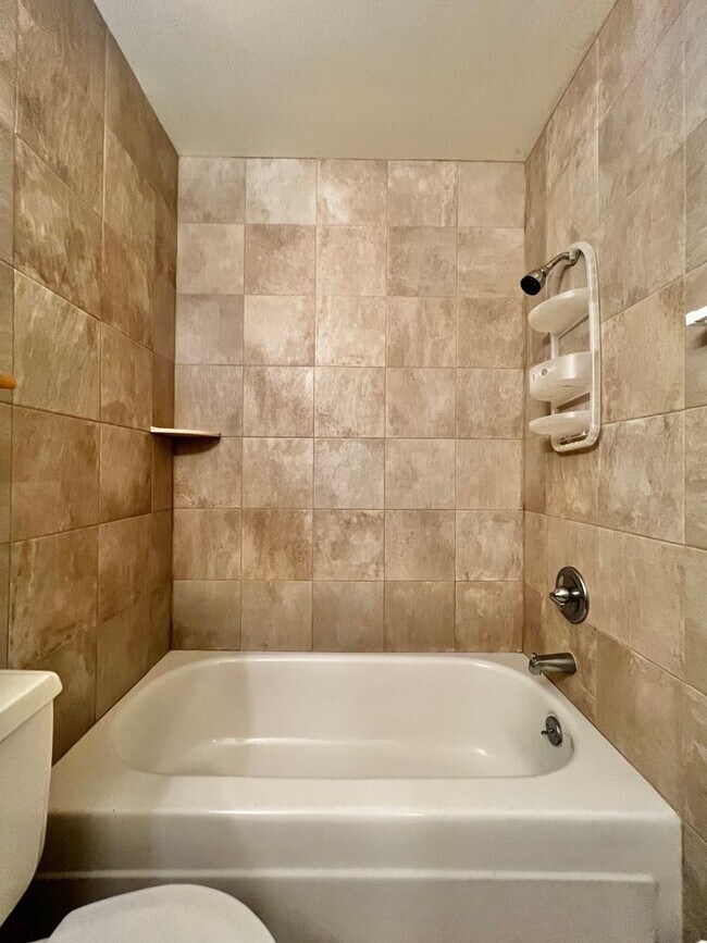 Building Photo - Dartmouth129 (KC-AM)