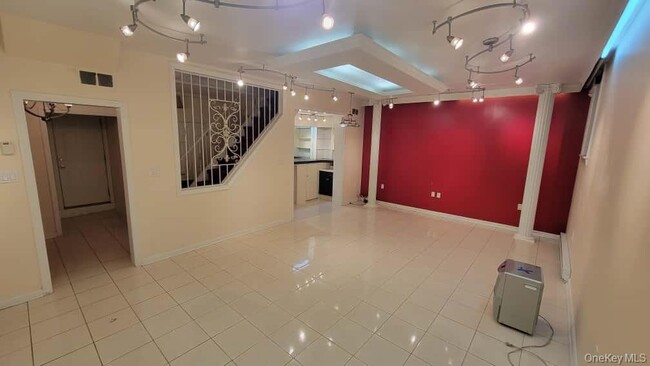 Building Photo - 186-20 Troon Rd