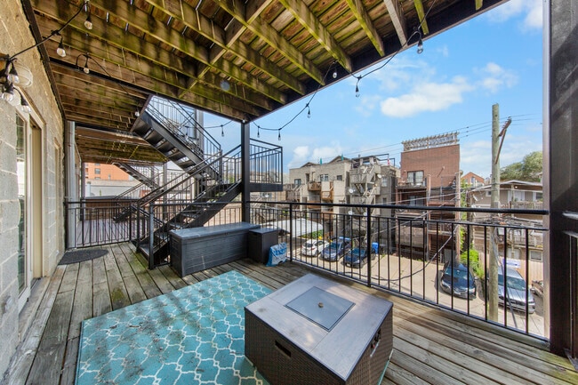 Building Photo - 1521 N Ashland Ave