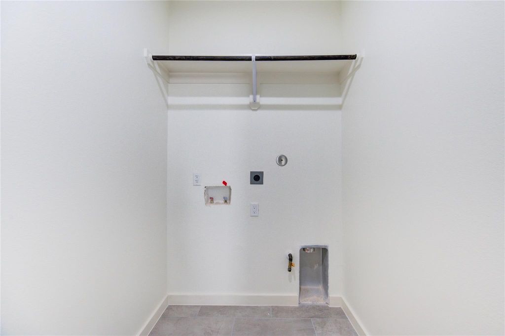Building Photo - 2919 El Fenice Ln