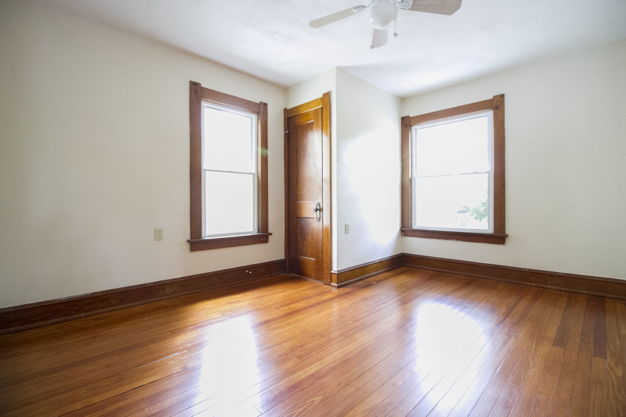 Building Photo - 701 Hampton Ave