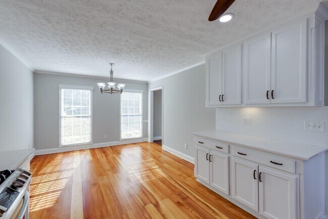 Building Photo - 4843 McPherson Dr NE