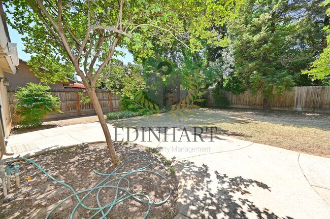 Building Photo - 6353 N Brix Ave