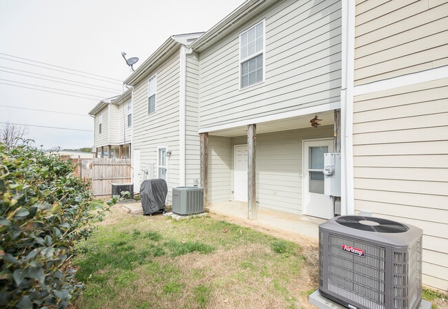 Building Photo - 20 Cheltenham Dr