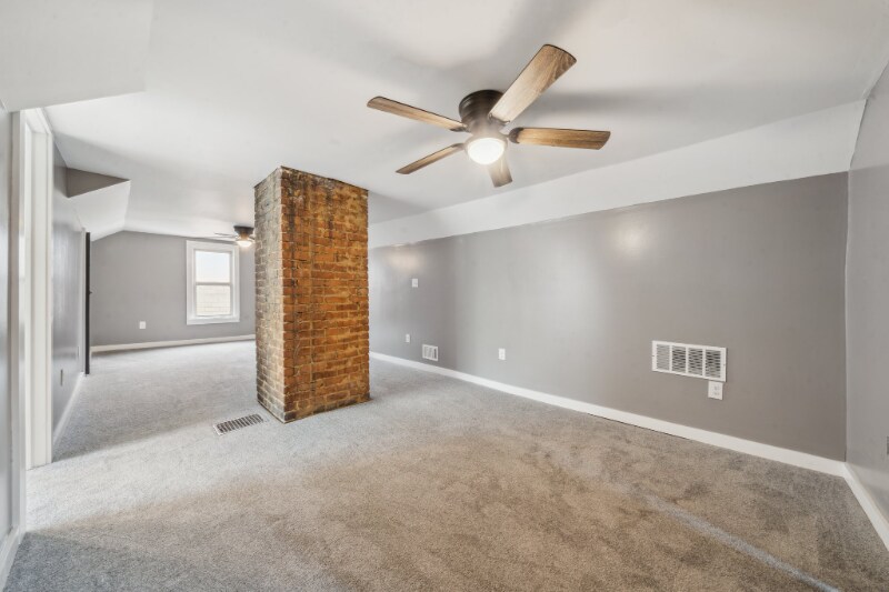 Building Photo - 75 Sycamore St