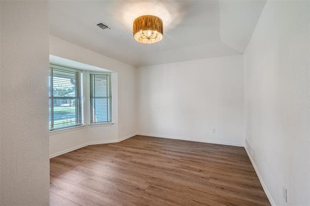 Building Photo - 1015 De Pauw Dr