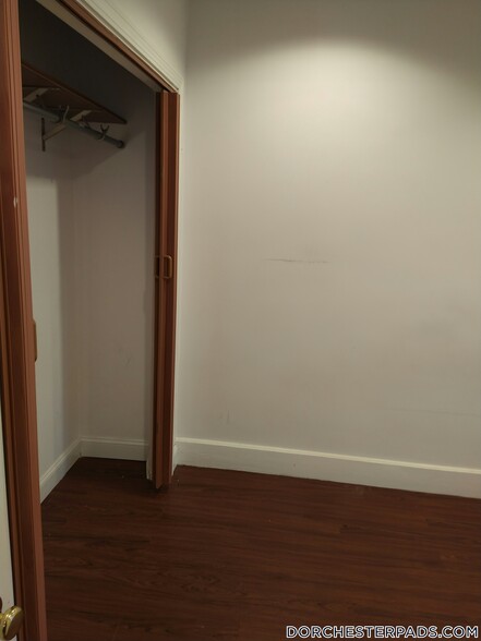 Building Photo - 44 Fenton St