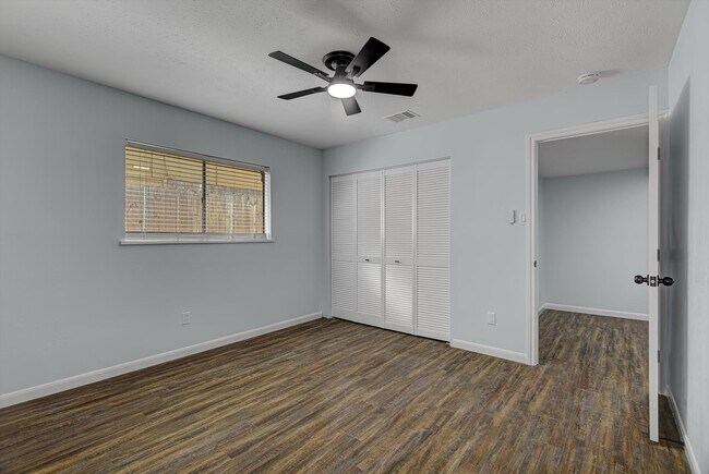 Building Photo - 5702 Golden Grove Ln
