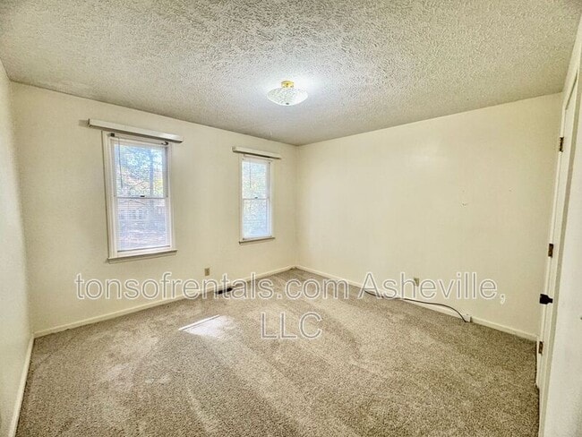 Building Photo - 136 Atwood Dr