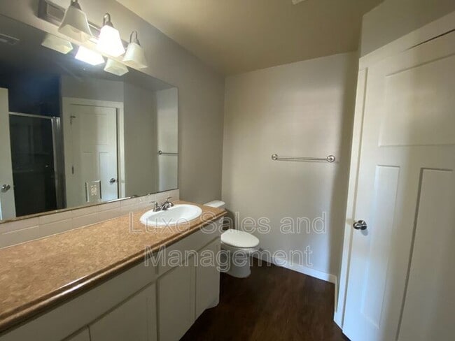 Building Photo - 737 SW 13th St