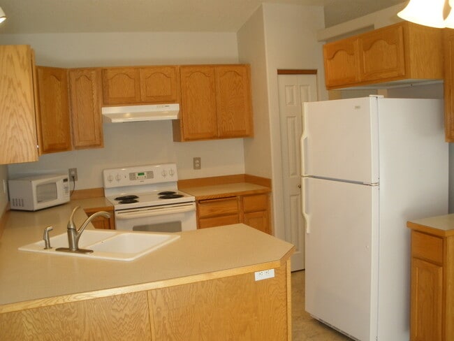 Building Photo - Must See!!!