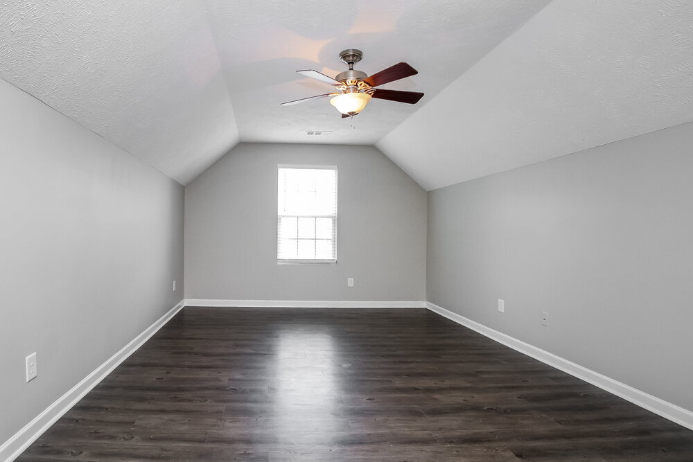 Building Photo - 813 Creek Oak Dr