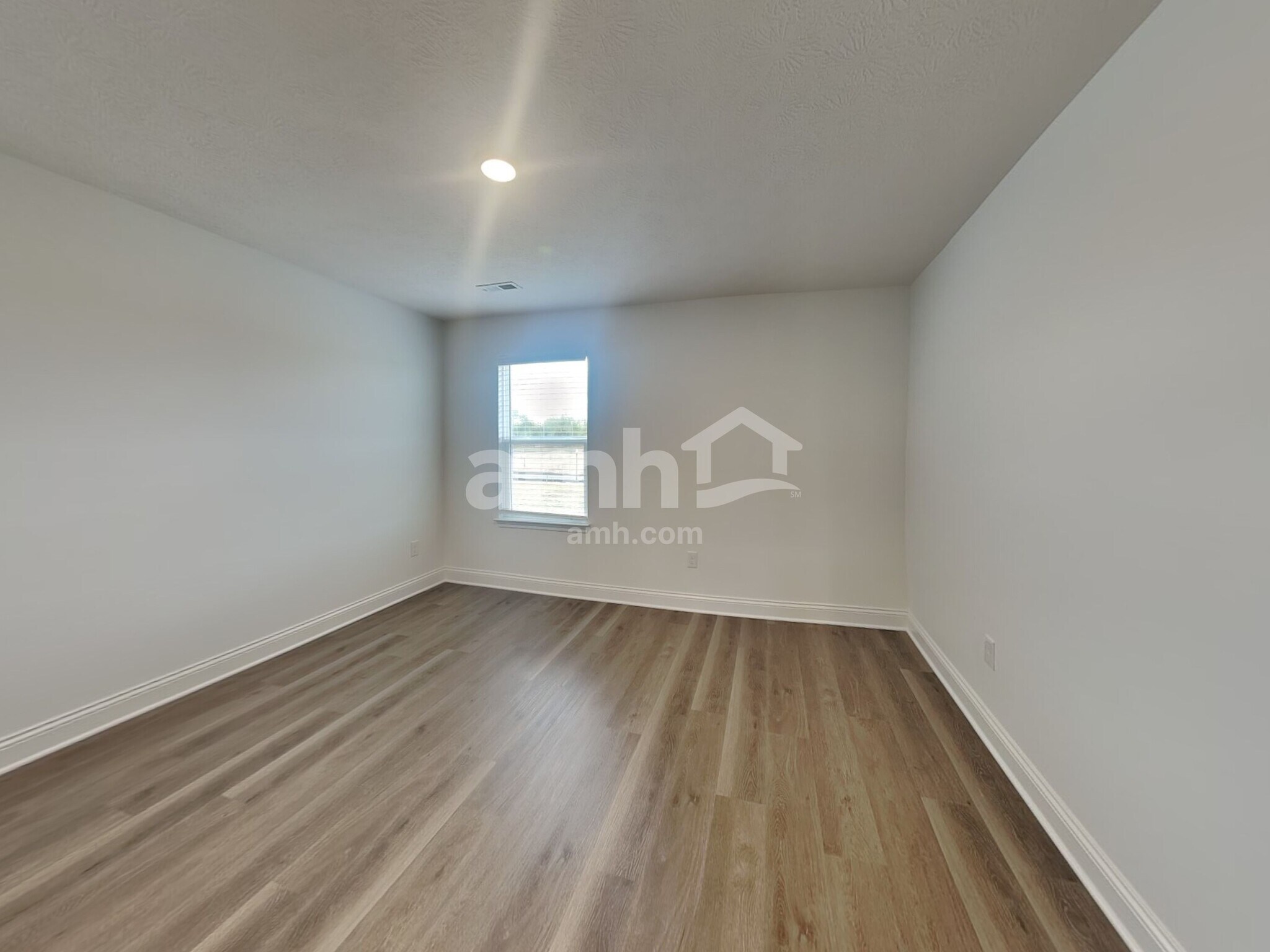 Building Photo - 9139 Henley Ave