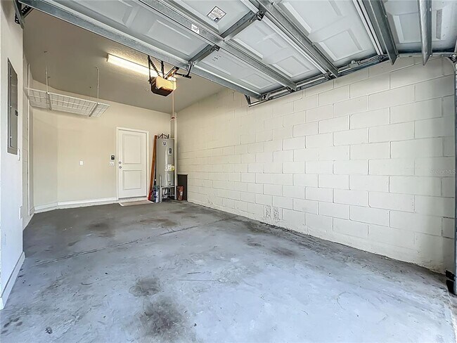 Building Photo - 3004 Alessa Loop