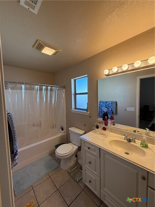 Building Photo - 1648 Sunfire Cir